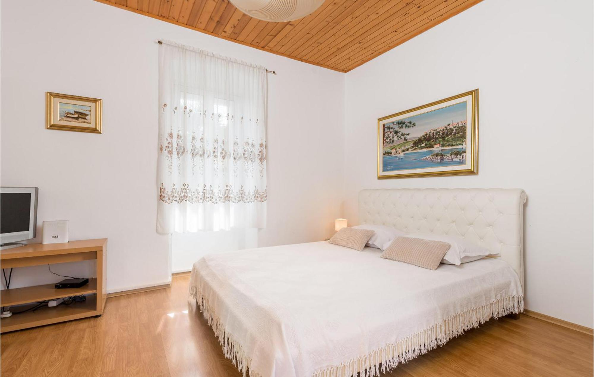 Beautiful Apartment In Omisalj With Kitchen ภายนอก รูปภาพ